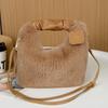 Fashionable Plush Messenger Bag Imitation Fur Women's Bag Autumn and Winter Retro Handbag Lady Plush Handbag Party 2024