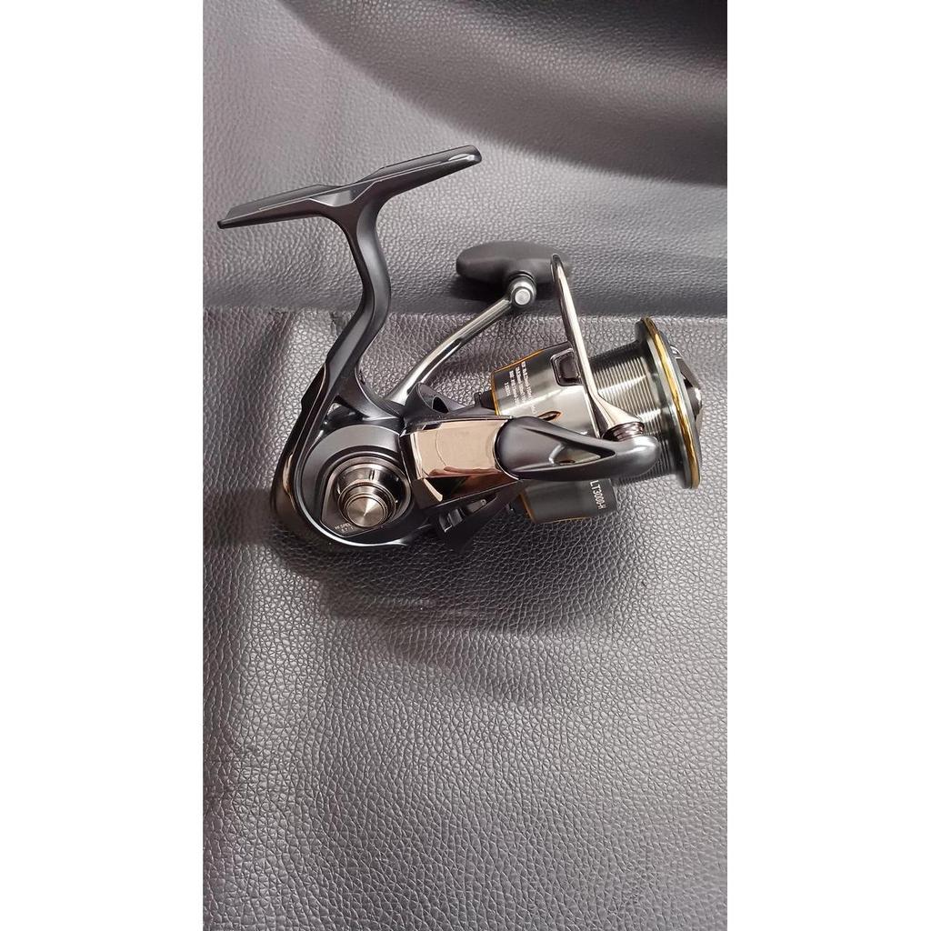 Б/у спиннинговая катушка DAIWA 23AIRLTY LT4000-XH