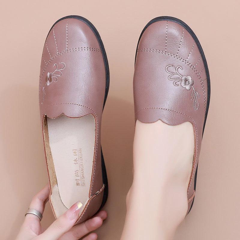 Модные весенние туфли-лоферы с цветочным принтом для женщин среднего и пожилого возраста. Удобные туфли-лоферы на мягкой подошве для мам. Нескользящие туфли-лоферы для бабушек.