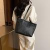 Fashion Sense Retro Large Capacity Woven Pattern New Casual Fashion Casual Simple Tote Shoulder Bag