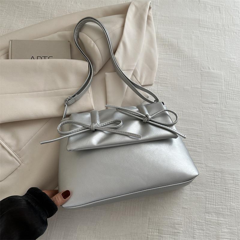 Женская повседневная мягкая сумка на плечо большой вместимости 2024 Новая стильная уличная мода сумка кроссбоди