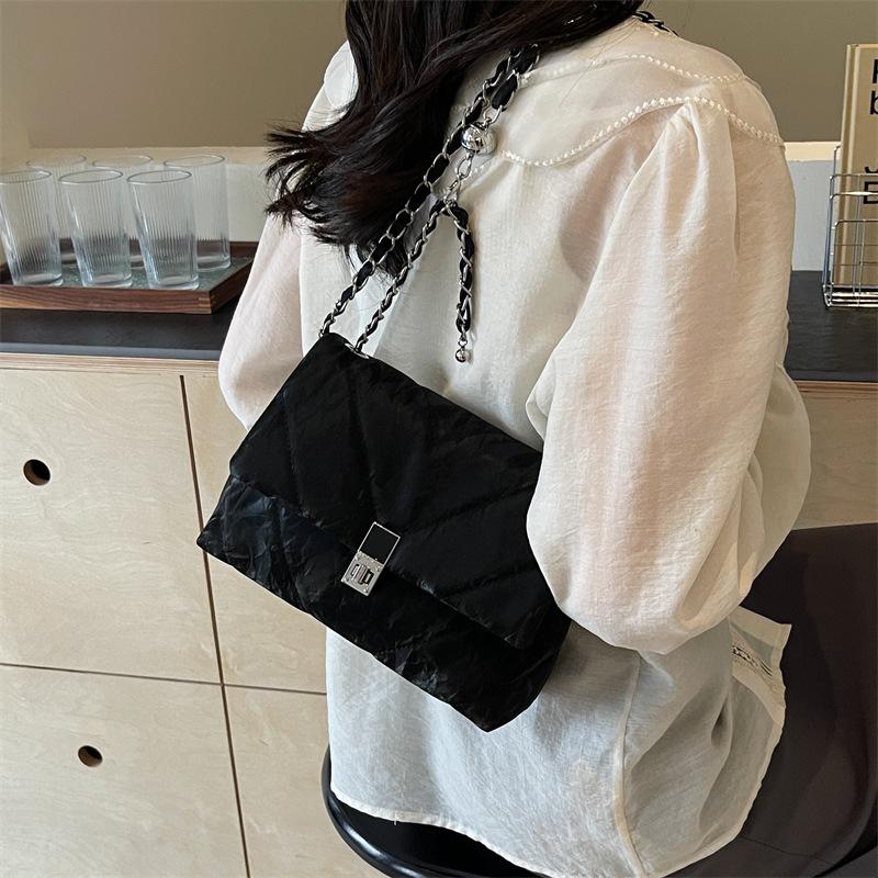 Популярная сумка этого года 2025 новая модная сумка через плечо осень и зима супер огонь сумка-цепочка высококлассная сумка-мессенджер женская сумка