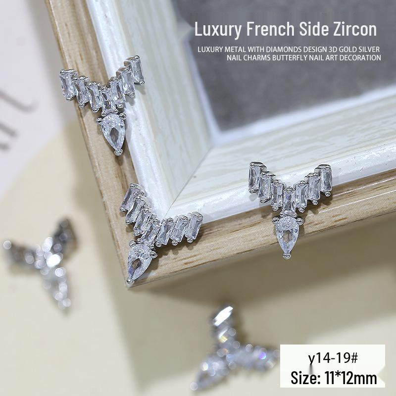 Elegant 3D French Crescent Zircon Nail Art with Star Design