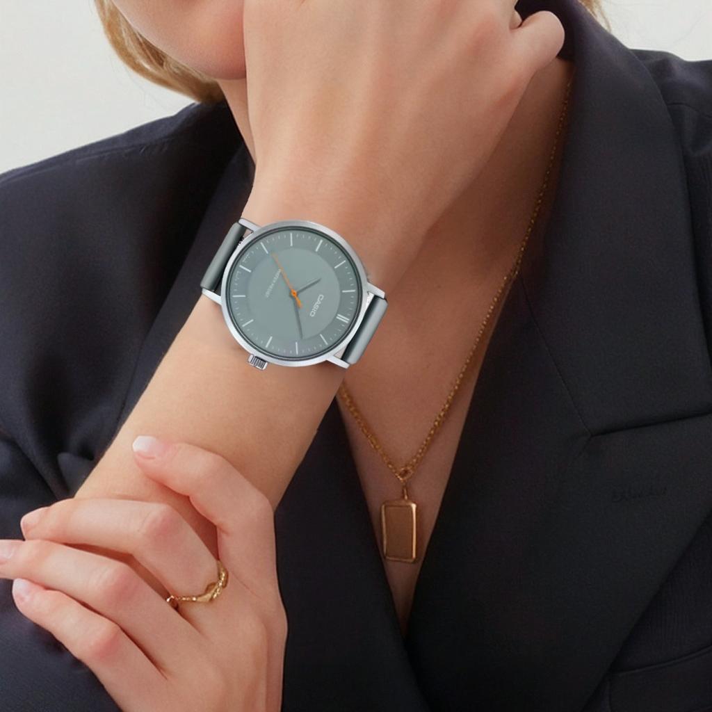 Casio Часы унисекс с кварцевым механизмом и кожаным ремешком, зеленый циферблат MTP-VT04L-8E