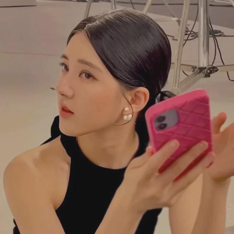 Серьги с красным жемчугом на Новый год 2023: Стильный дизайн класса люкс для осени и зимы