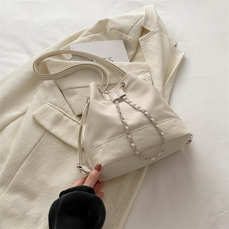 Bucket Bag Women's 2025 New Niche Design Chain Texture Bag Women's Versatile Travel Backpack