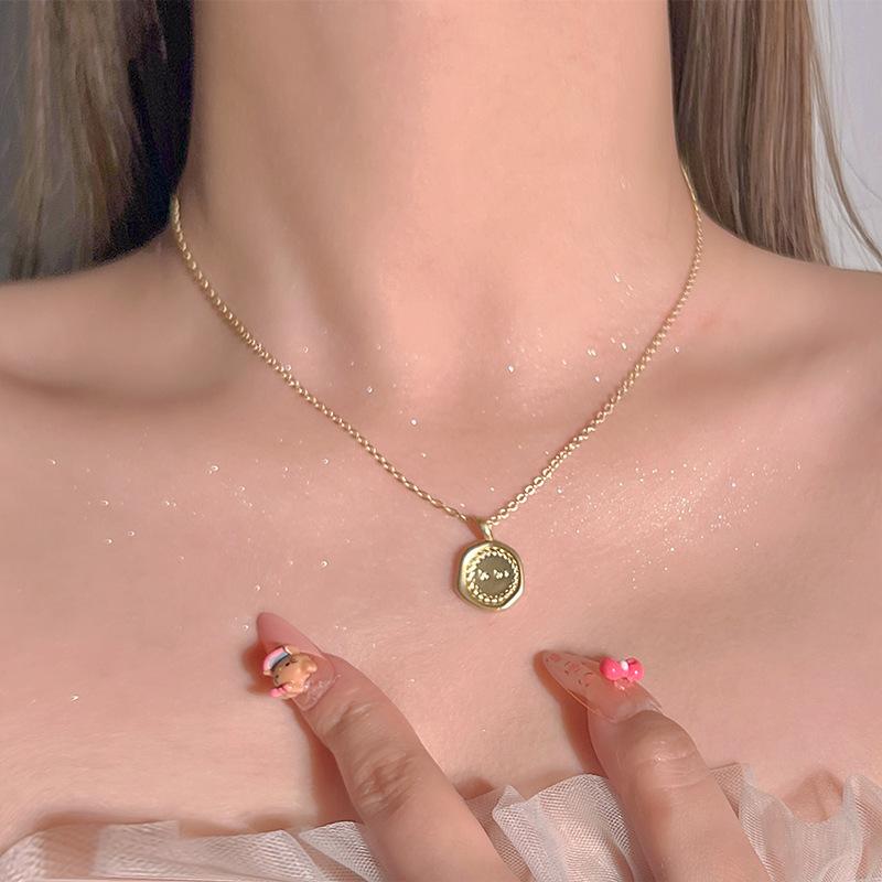 Простой темперамент Золотое колье-бини женское