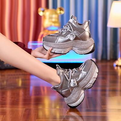 8615 Маленькие модные кроссовки на толстой подошве с внутренней платформой, женские, 2025 осень, новая повседневная обувь, универсальный тренд