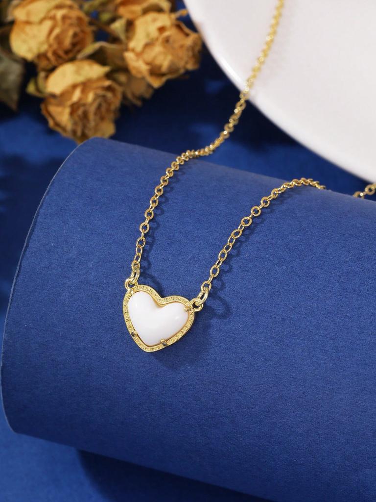 Minimalist Heart-Shaped Pendant Necklace, Copper With Micro-Inlaid Zirconia, Fashionable Design, Suitable For Girlfriend Gift, Christmas Gift