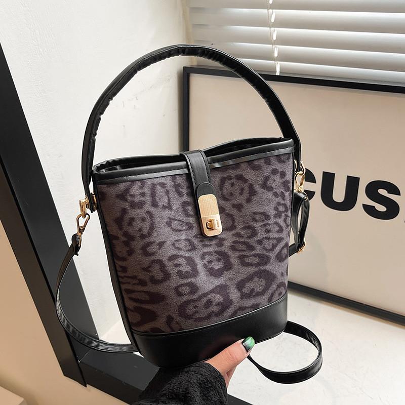 Trendy Black And Brown Color Block Bucket Bag Stylish Casual Design For Women