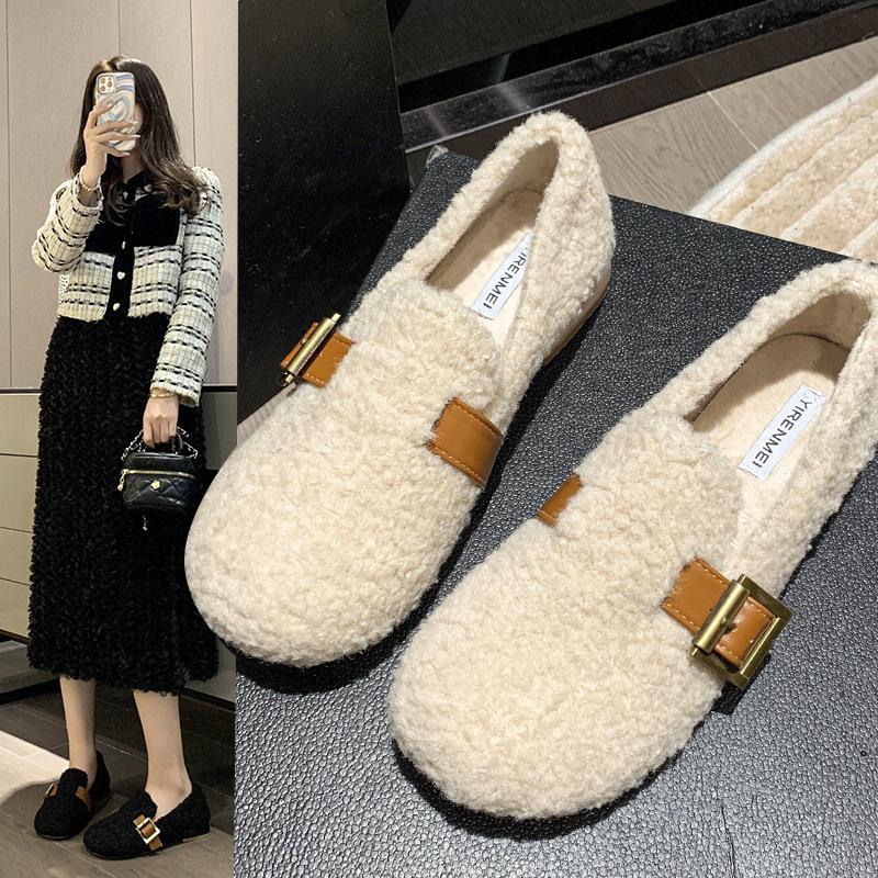 Обувь Mao Mao женская зимняя 2025 новая верхняя одежда из бархата, овечьей шерсти, пряжка на толстом каблуке, одна педаль, ленивые туфли для женщин