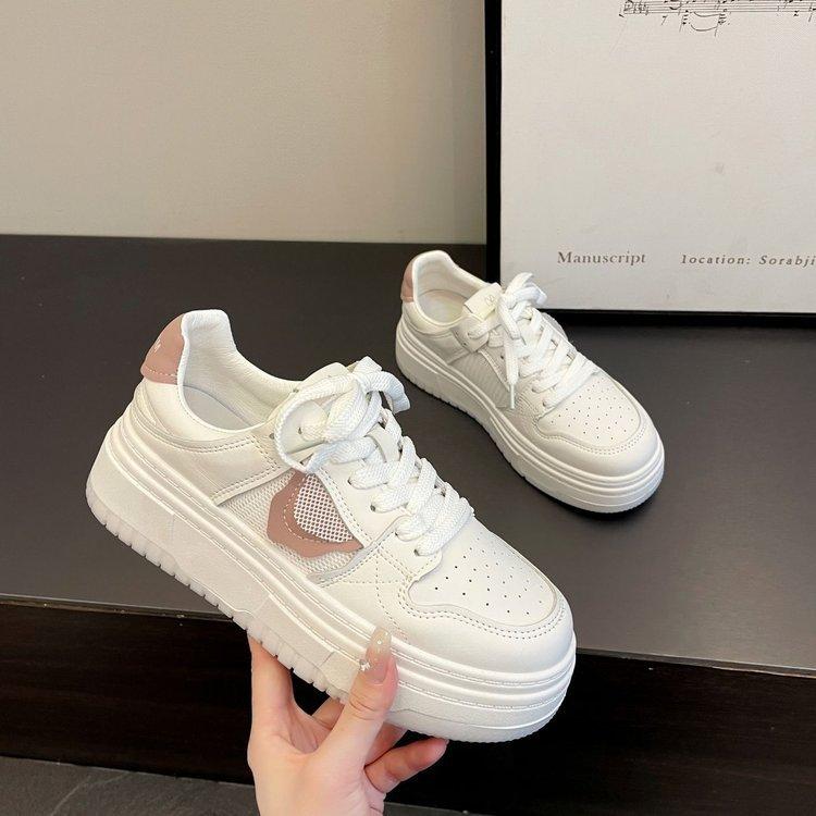 2025 весна и лето новые маленькие белые туфли женские студенческие на шнуровке корейская версия платформа повседневные спортивные туфли женские низкие плоская подошва