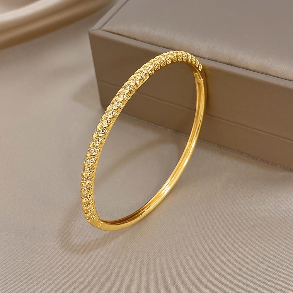 1A stylish twisted half-circle rhinestone copper bracelet, an elegant and versatile new spring/summer couple's bracelet, suitable for daily wear and