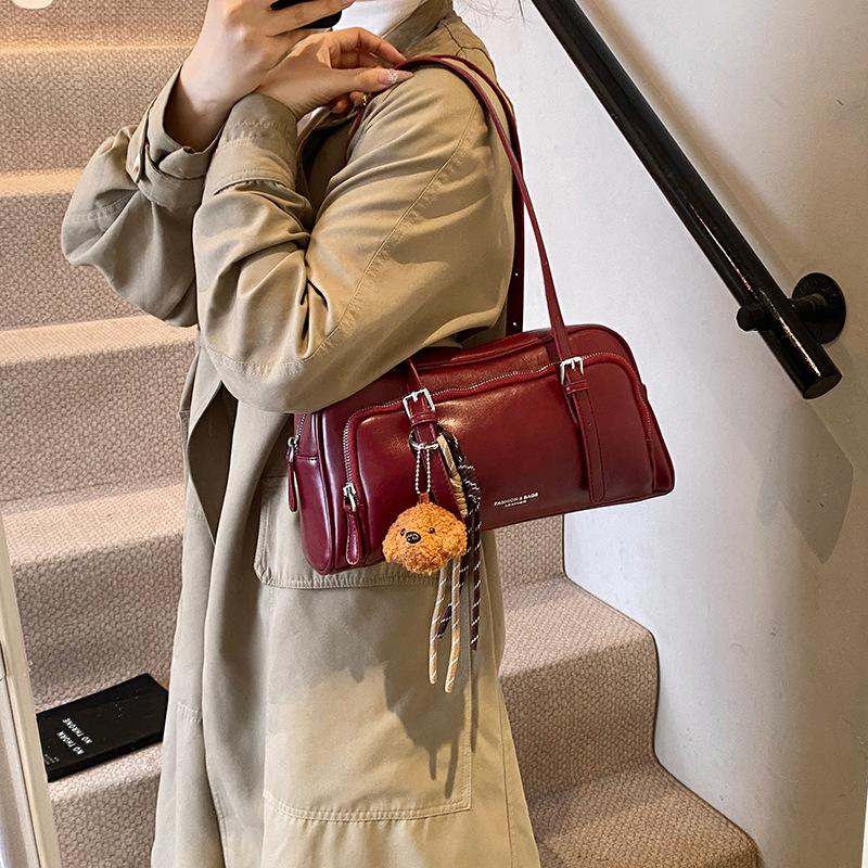 Autumn and Winter New High-end Retro Baguette Bag Niche Underarm Bag Commuting Versatile Large-capacity Portable Shoulder Bag