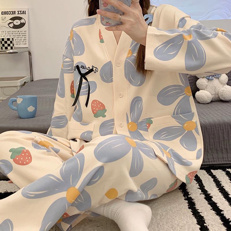 Women's Cartoon V-Neck Long-Sleeve Pajama Set