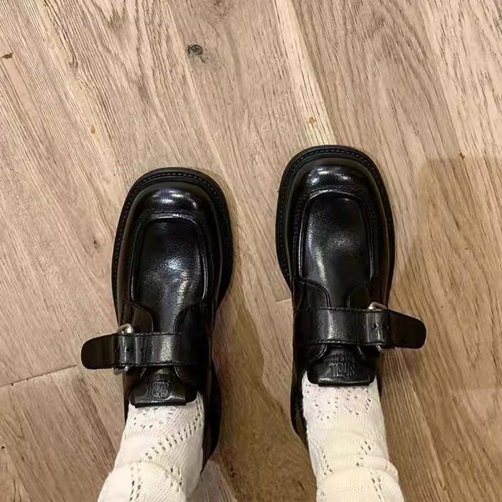 Yuanlitong Retro British Style Loafers Women's 2025 Winter New Belt Buckle One Pedal Small Leather Shoes Women's Shoes