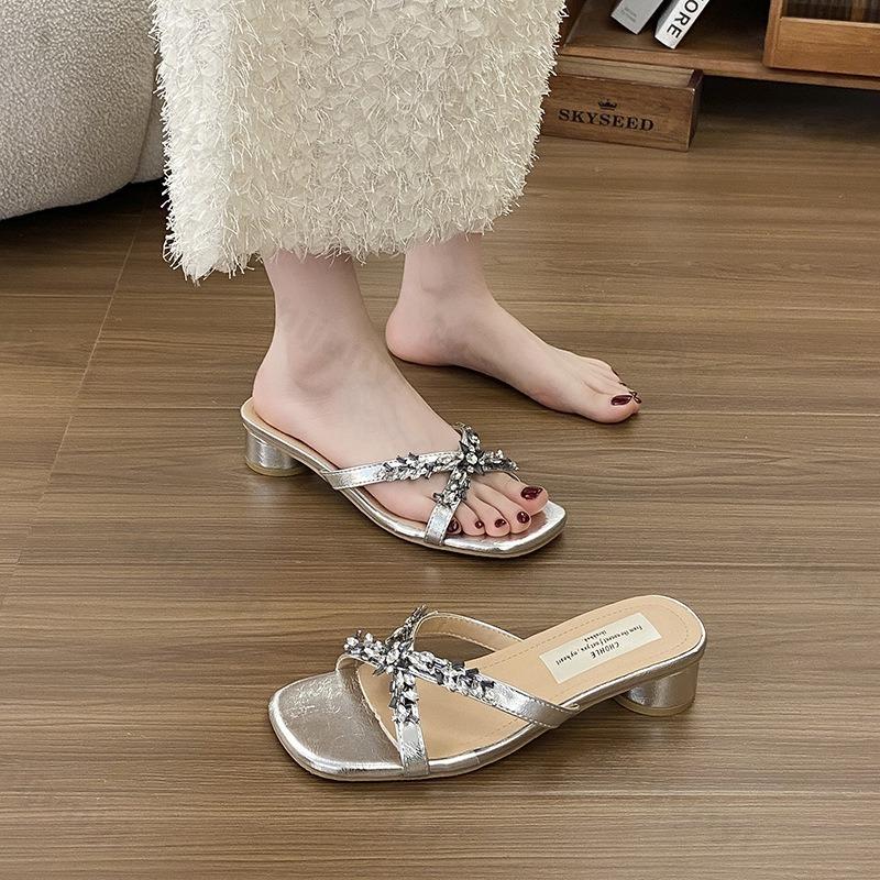 Fashion Elegant Rhinestone Cross Strap Square Head Sandals Women's Summer 2025 Fashion Breathable Cool Slippers Comfortable Beach Drags