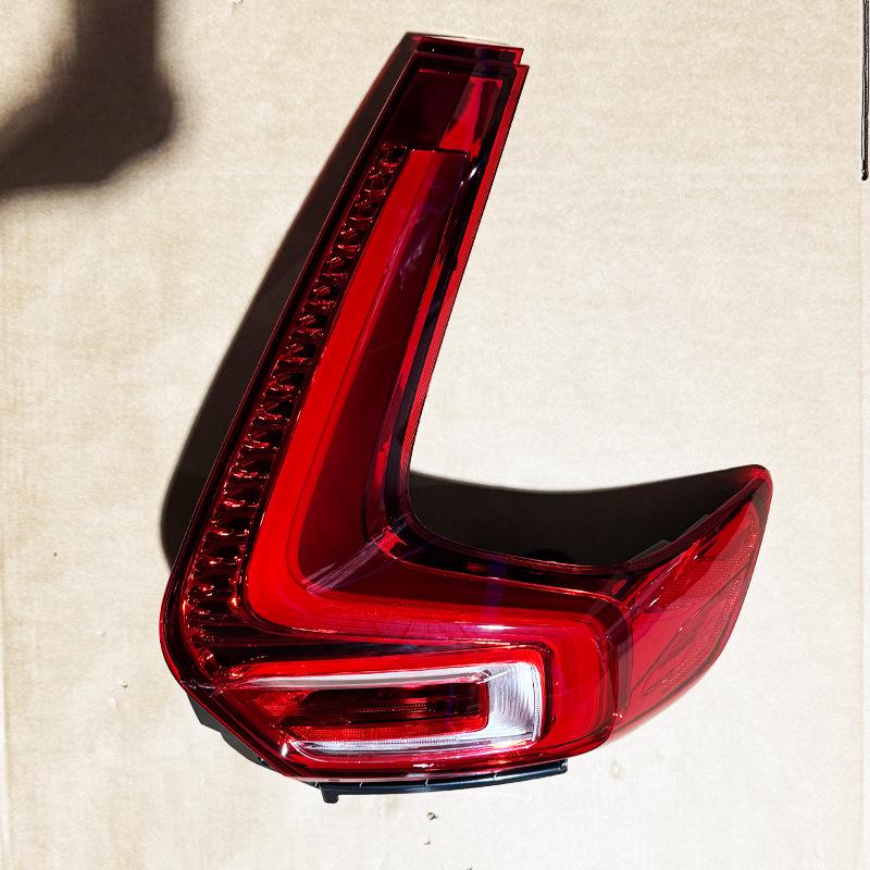31446790L/31446791R Compatible Rear Tail Light for Volvo XC40 '19