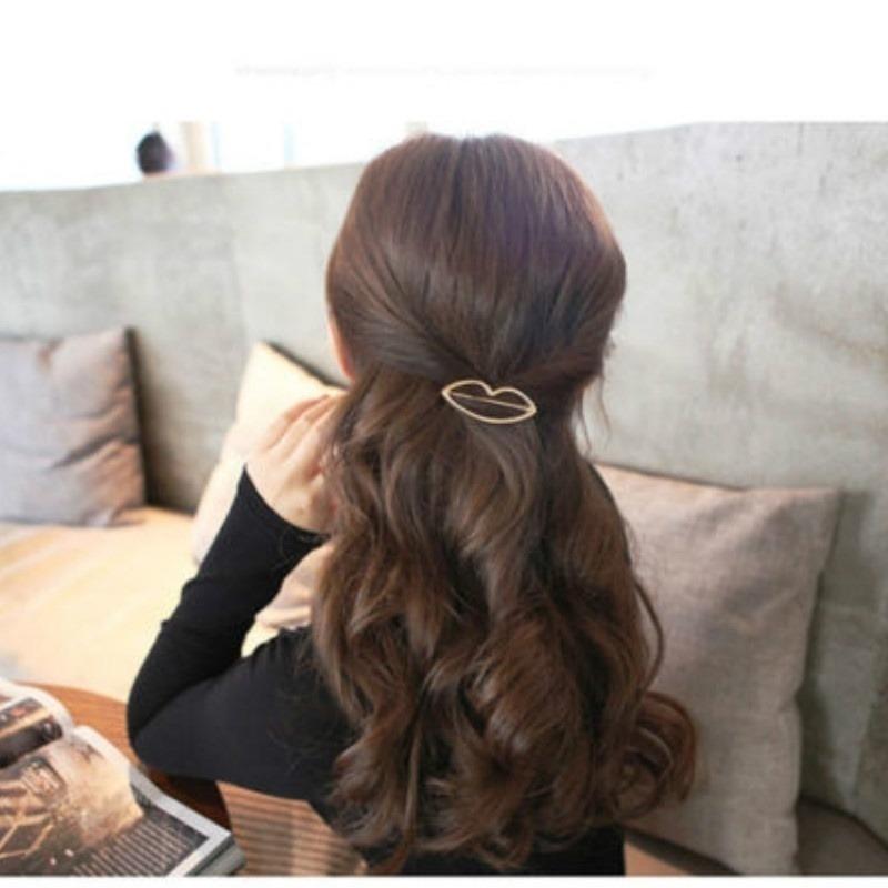 New Style Gold-plated/silver-plated Metal Triangle Circle Moon Clip Metal Circle Hairpin Hair Accessories for Girls (random Shape and Color)