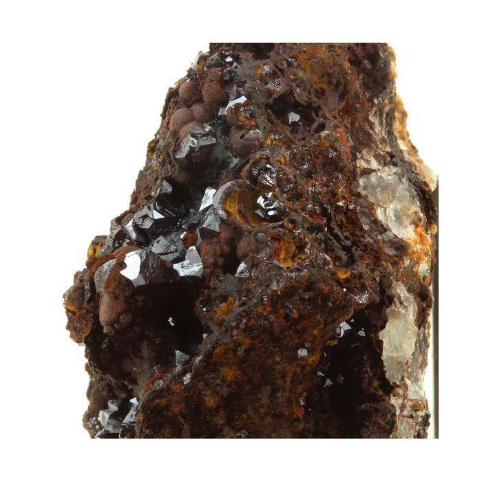 Pierres et Minéraux. Cuprite. 168.5 ct. Mont-Roc Mine, Tarn, France.