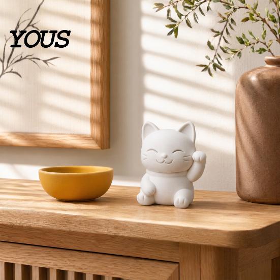 Прикроватная тумбочка Статуэтка Кошки Удачи 3D Печатная Статуэтка Удачи, Милая Белая Фигурка Манеки, Матовый Мини-Орнамент для Декора Домашнего Стола Спальни, Праздник