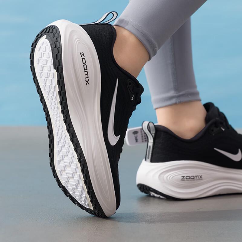 Nike Женские кроссовки Vomero для бега по дороге