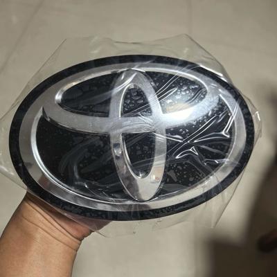 Эмблема на переднюю решетку для 2015 – 2021 Land Cruiser 2017 – 2020 Tacoma 2017 - 2021 Tundra OEM 7530160060, 75301-60060