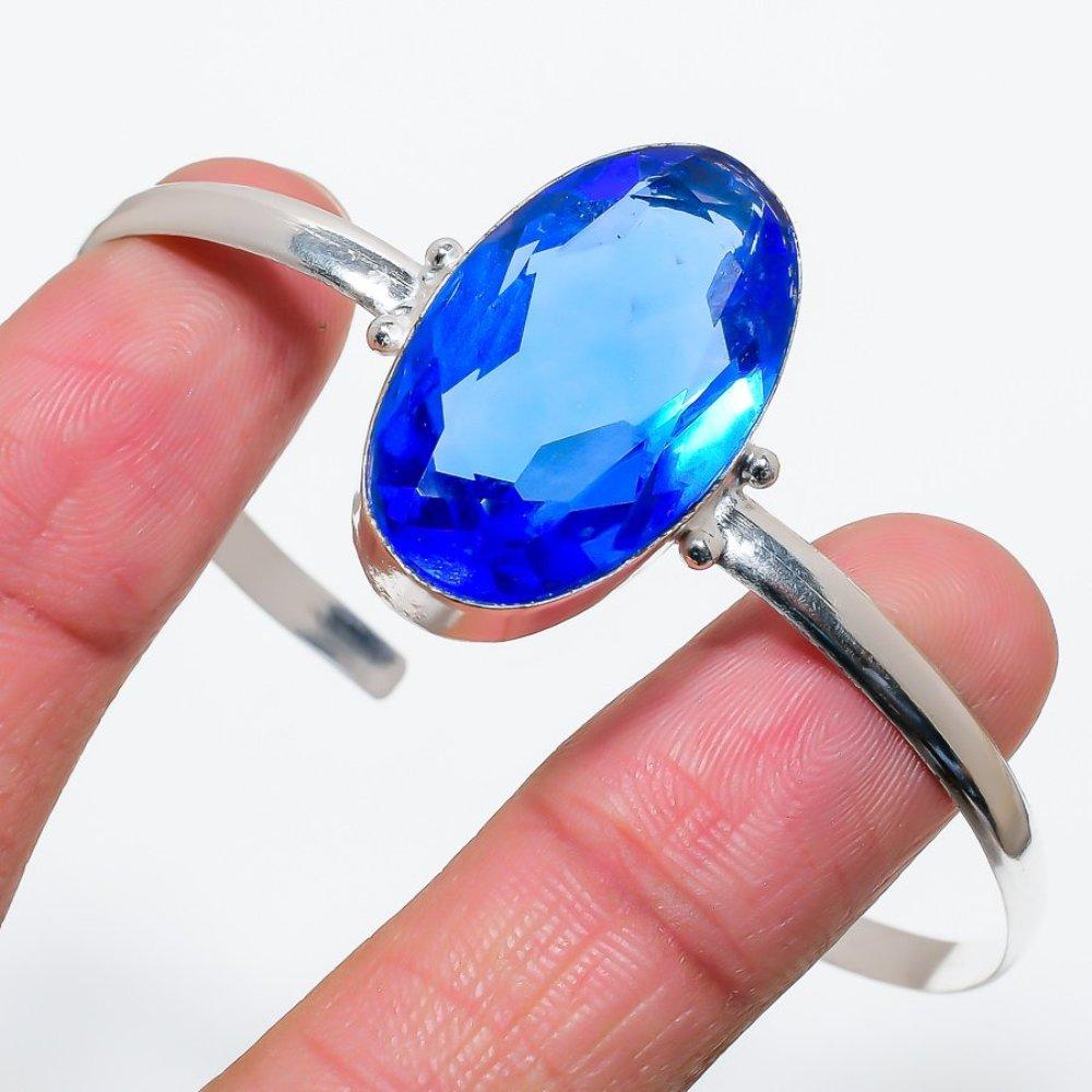 Браслет-манжета из серебра 925 пробы с голубым топазом Swiss Blue, регулируемый J1j51