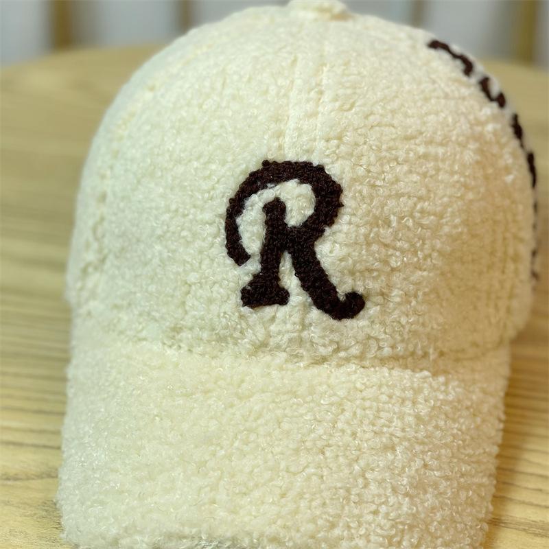 Осенне-зимние женские кепки, модная бейсболка с вышитыми буквами из искусственного бархата ягненка, утолщенная теплая уличная кепка Wild Trend