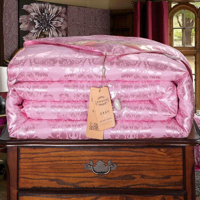 Кондиционер с теплым хлопковым одеялом зимой утолщается, чтобы сохранять тепло весной и осенью, и используется одинокими студентами в общежитиях.