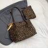 Casual large-capacity bag women's 2025 autumn new Tongle shoulder bag popular leopard print portable tote shoulder bag