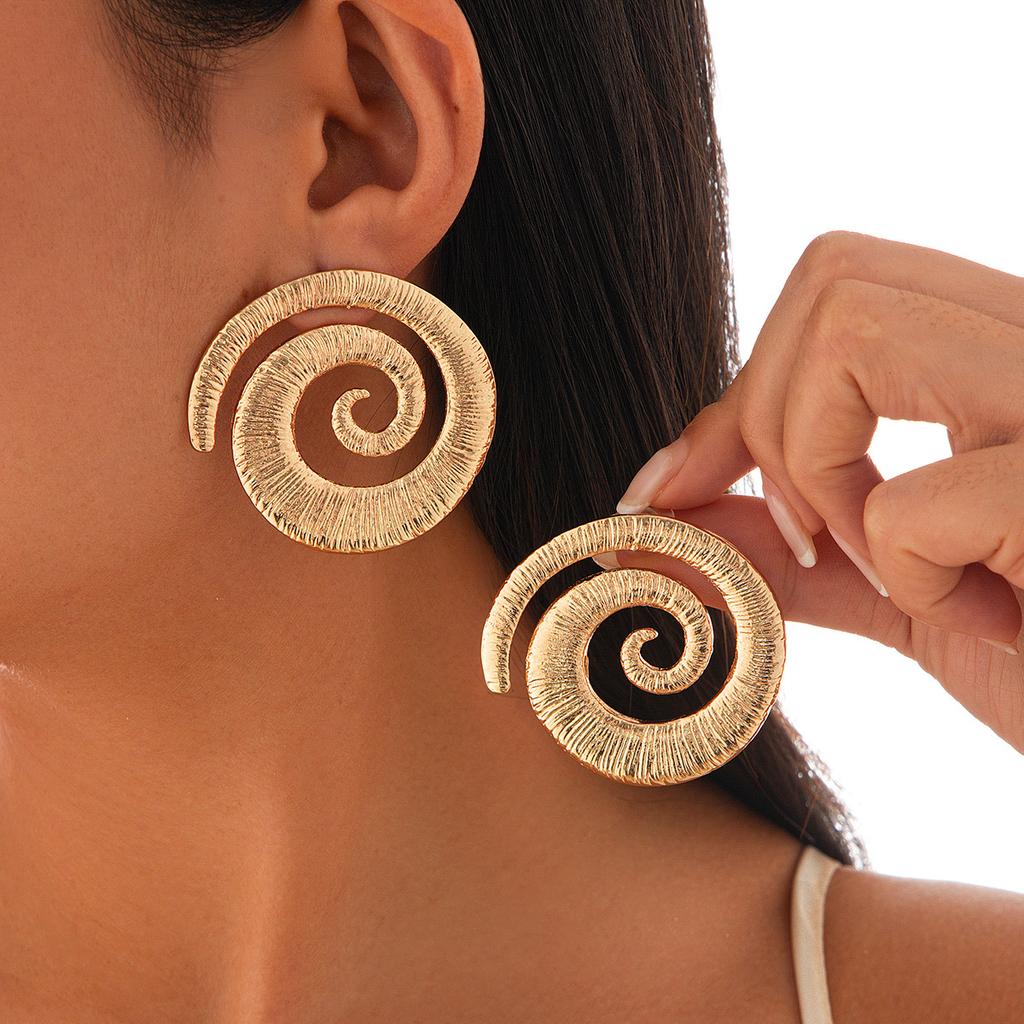 Vintage Design Geometric Spiral Conch Earrings for Women Gold Color Hollow Round Piercing Drop Earrings Ladies Jewelry Gfits