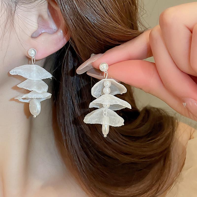 Silver Needle Super Fairy Elegant Bow Flower Stud Earrings French Light Luxury Earrings Literary Style Sweet Versatile Earrings