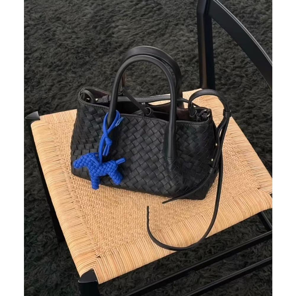 2025 Светлая роскошная трансграничная плетеная женская сумка-тоут из коровьей кожи, мамина сумка для покупок, премиальная женская сумка-мессенджер для commuters