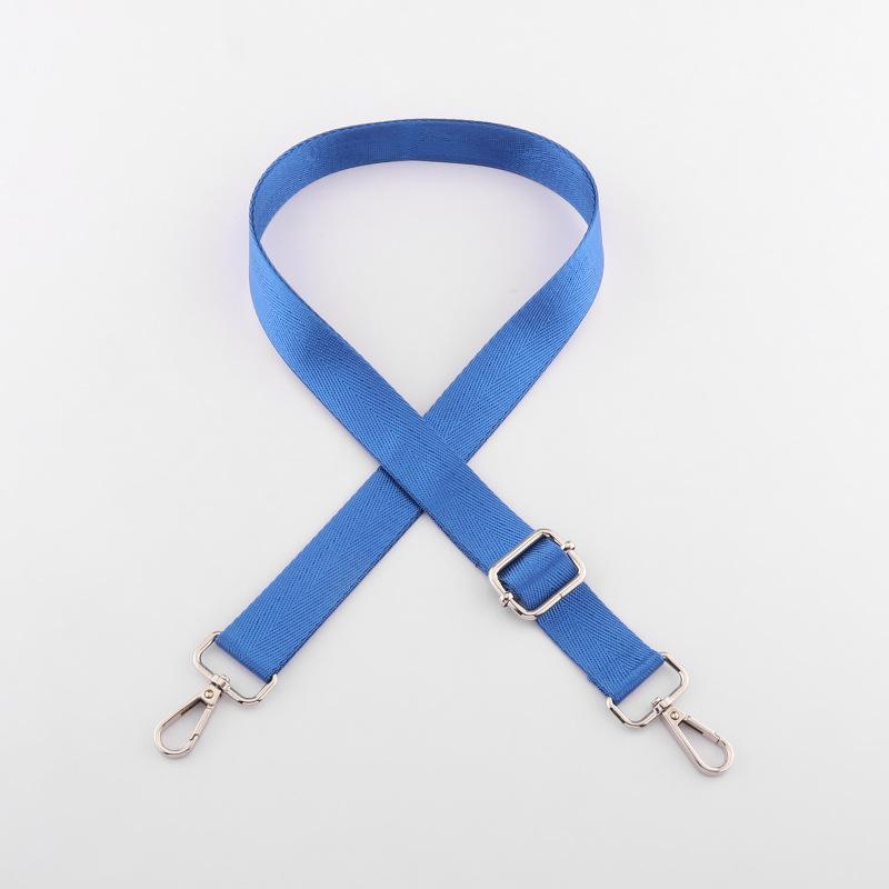 Плетеный ремень с принтом. Камера для телефона. Ремень через плечо. Женская сумка. Ремень через плечо.