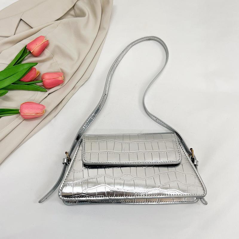 Простой дизайн в иностранном стиле 2024 года, новая однотонная повседневная сумка в стиле ретро для ношения в руке через плечо под мышкой, маленькая квадратная сумка