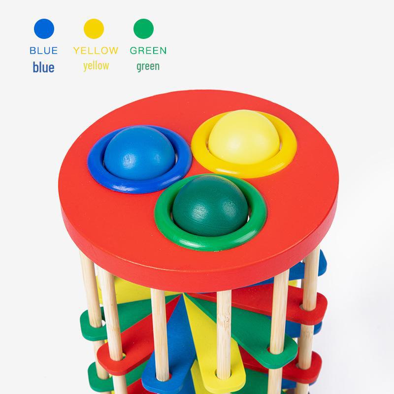 Красочная деревянная игрушка-лестница с мячом для игры в мяч для развития координации и зрительно-моторной координации у детей раннего возраста.