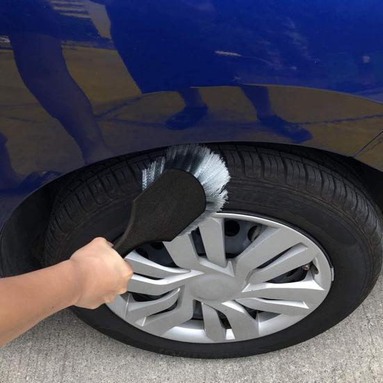 Щетка для чистки колес автомобиля с короткой ручкой, щетка для чистки обода шин для транспортных средств, мягкие тройные щетинки, инструменты для чистки автомобилей