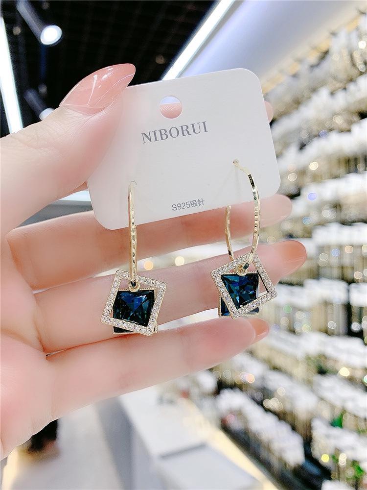 Серьги-квадраты с кристаллами в корейском стиле 2024: Модные застежки-пряжки для ушей с бриллиантами для круглых лиц