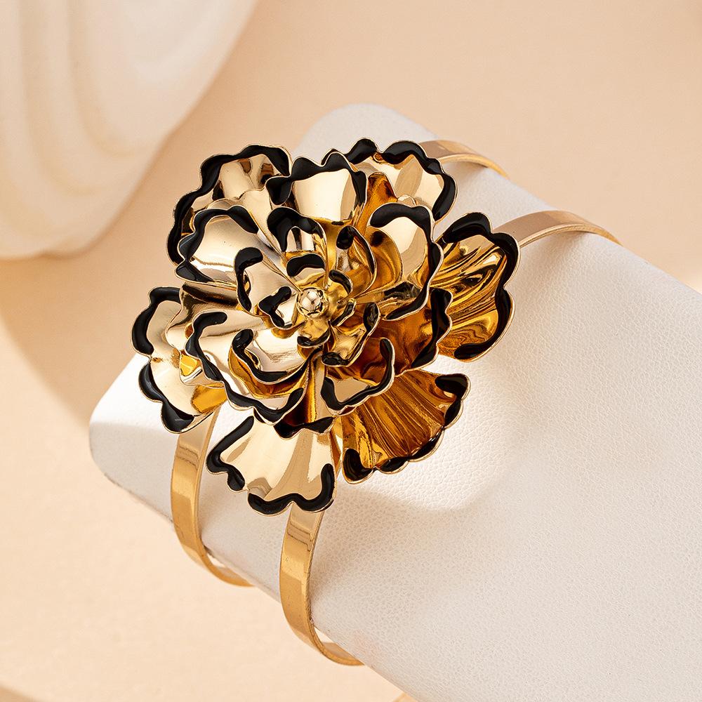 Модные браслеты из бисера для женщин. Ювелирные изделия