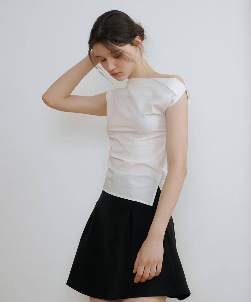 REORG Ce One Shoulder Blouse White