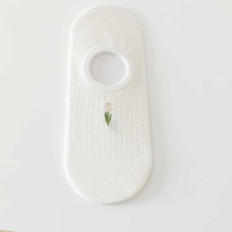 Женские тонкие милые мультяшные вышитые силиконовые нескользящие дышащие носки-лодочки на весну и лето