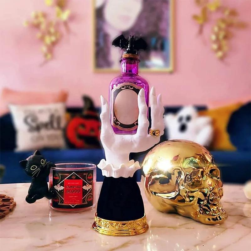 Halloween Decoration Witch Hand Candlestick Resin Table Candle Stick Gothic Home Decoration Scary Devil Palm Devil Hand Ornament