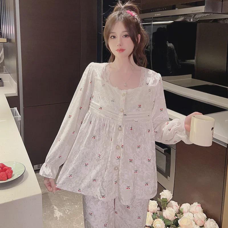 «Женский пижамный комплект Diamond Velvet 2024 года — плотный бархат золотого и кораллового цветов для осени и зимы»