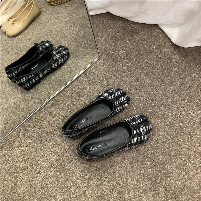 Женские туфли на плоской подошве с раздельным носком и копытом 2024 года на весну, лето и осень