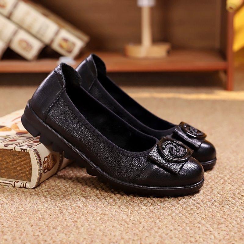 Spring and Autumn new mother shoes soft leather soft sole women's shoes comfortable one-pedal single shoes shallow mouth work shoes middle-aged and