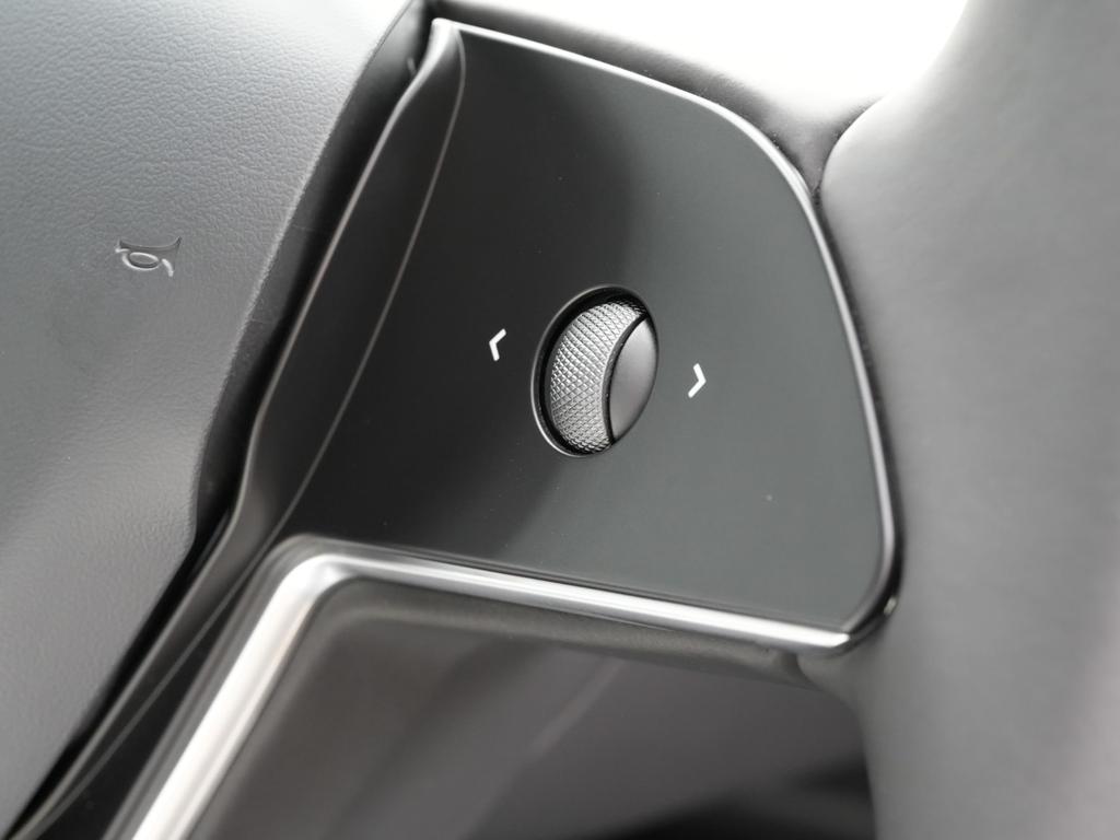 Рулевое колесо DreamEV YOKE для Tesla Model 3 и Model Y Модель 3 Поколение 2 (Более старая версия 2019-2021.3) [Использовал]