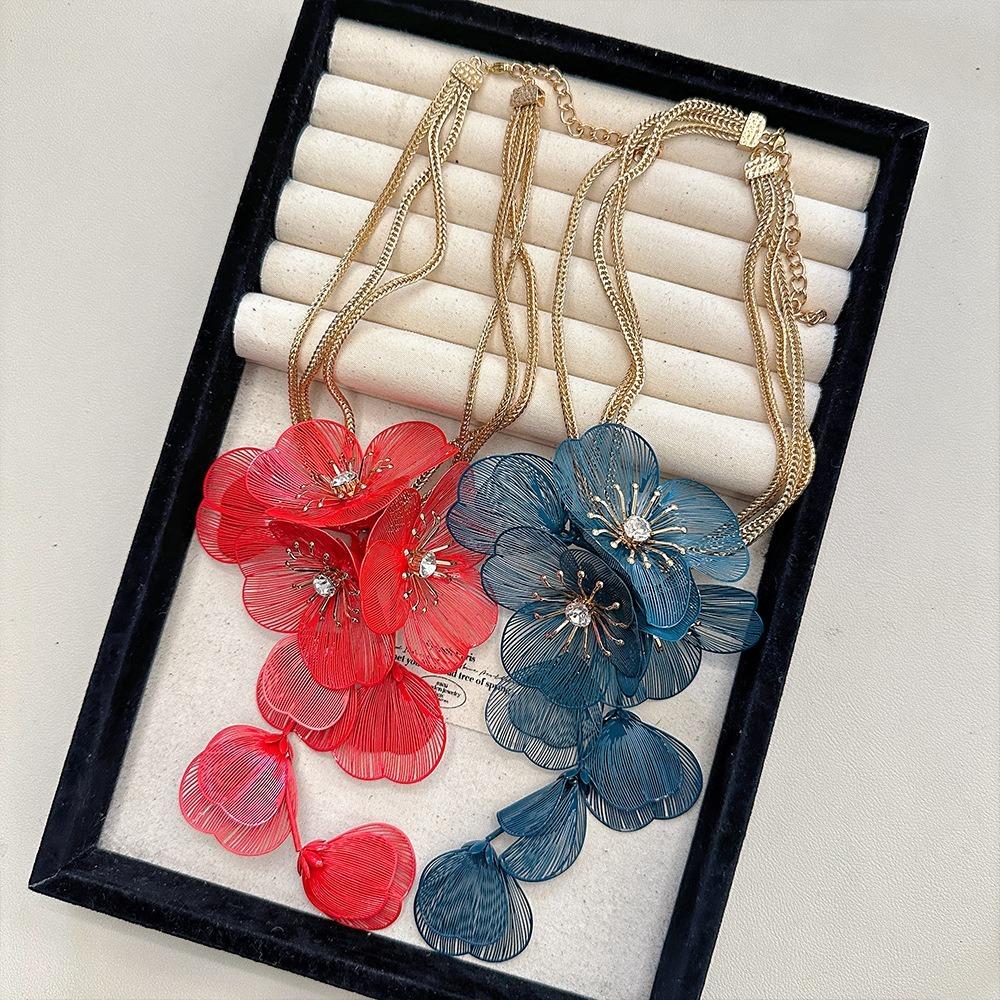 Luxury Cutout Flower Neck Pendant Zinc Zinc Alloy Floral Tassel Necklace Exaggerated Flower Necklace  Beach