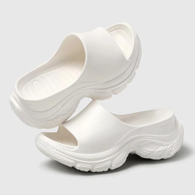 Модные женские тапочки на толстой платформе, однотонные босоножки на танкетке из ЭВА, женские летние тапочки 2024 года с толстой подошвой, нескользящие пляжные тапочки