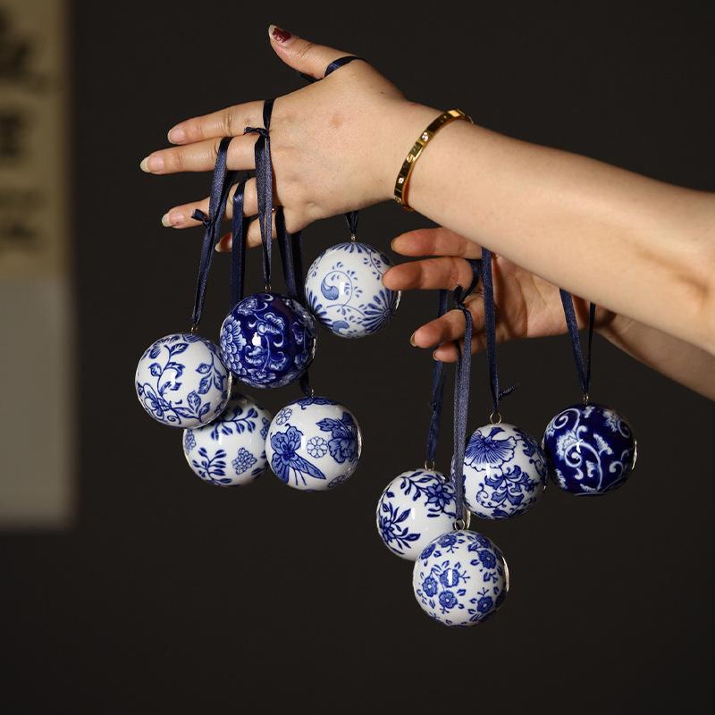 Сине-белый керамический шарик Jingdezhen - Подвеска для автомобиля и Рождественское украшение.